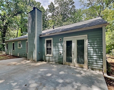 213 Brolley Woods Drive - Photo Thumbnail 15