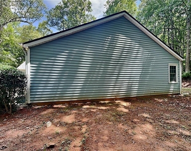 213 Brolley Woods Drive - Photo Thumbnail 14