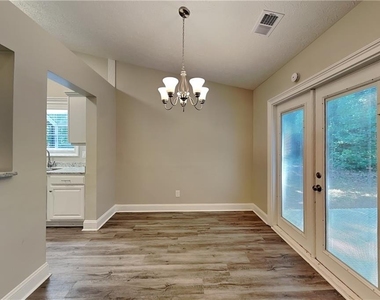213 Brolley Woods Drive - Photo Thumbnail 5