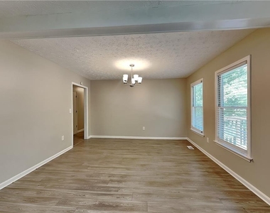 4125 Inola Trail Ne - Photo Thumbnail 4