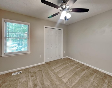 4125 Inola Trail Ne - Photo Thumbnail 11