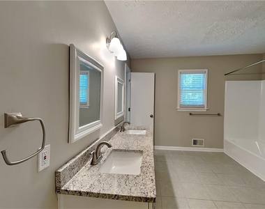4125 Inola Trail Ne - Photo Thumbnail 15