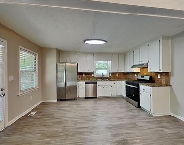 4125 Inola Trail Ne - Photo Thumbnail 3