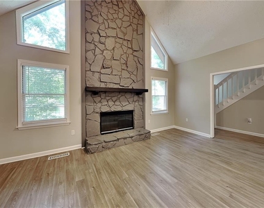 4125 Inola Trail Ne - Photo Thumbnail 1