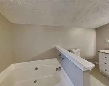 4125 Inola Trail Ne - Photo Thumbnail 8