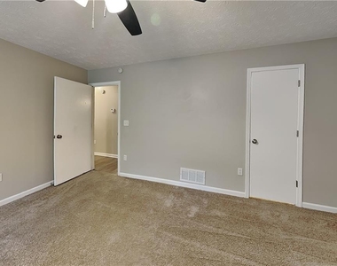 4125 Inola Trail Ne - Photo Thumbnail 10