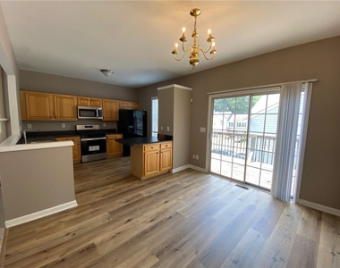 4019 Howell Park Road - Photo Thumbnail 7