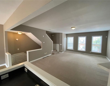 4019 Howell Park Road - Photo Thumbnail 4