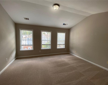 4019 Howell Park Road - Photo Thumbnail 11