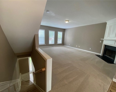 4019 Howell Park Road - Photo Thumbnail 2