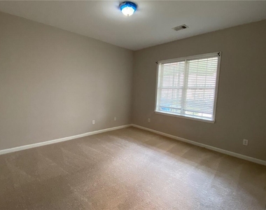 4019 Howell Park Road - Photo Thumbnail 20