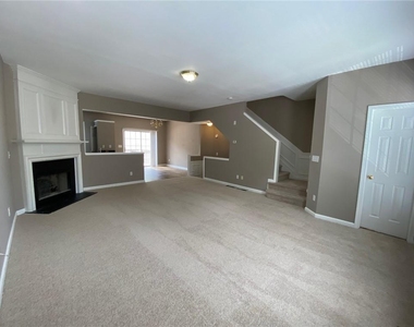 4019 Howell Park Road - Photo Thumbnail 5