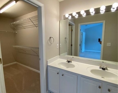 4019 Howell Park Road - Photo Thumbnail 16
