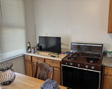 3053 N Elbridge Avenue - Photo Thumbnail 2