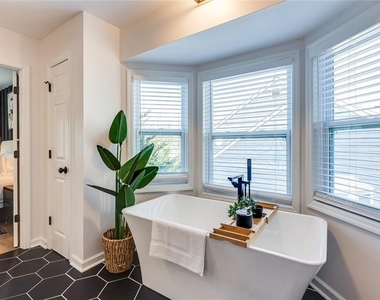 5015 Laurel Springs Way Se - Photo Thumbnail 14