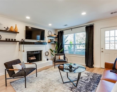 5015 Laurel Springs Way Se - Photo Thumbnail 5