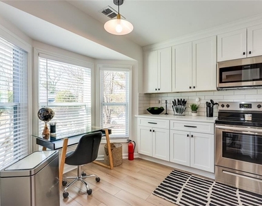 5015 Laurel Springs Way Se - Photo Thumbnail 2