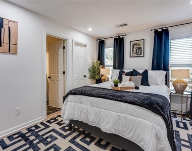 5015 Laurel Springs Way Se - Photo Thumbnail 16