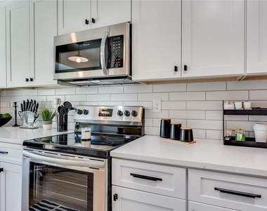 5015 Laurel Springs Way Se - Photo Thumbnail 1