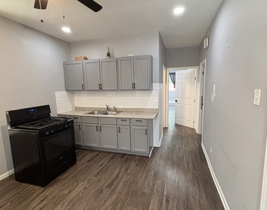 3053 N Elbridge Avenue - Photo Thumbnail 2
