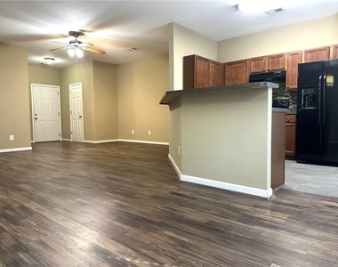 538 Oakside Place - Photo Thumbnail 4