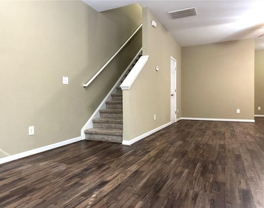538 Oakside Place - Photo Thumbnail 9