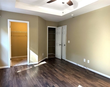 538 Oakside Place - Photo Thumbnail 13