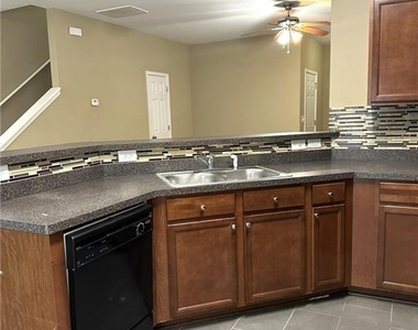 538 Oakside Place - Photo Thumbnail 7