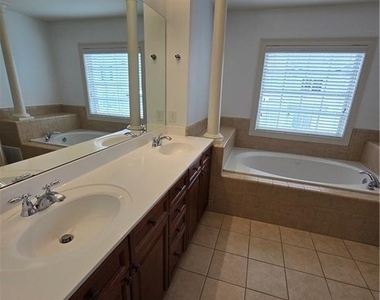 10330 Dashiell Court - Photo Thumbnail 17