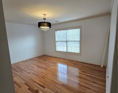 10330 Dashiell Court - Photo Thumbnail 12