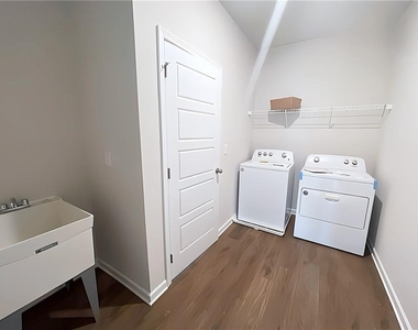 4169 Brookmont Way - Photo Thumbnail 14