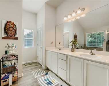 378 Paden Way - Photo Thumbnail 12