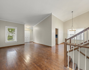 1055 Devonshire Avenue - Photo Thumbnail 4