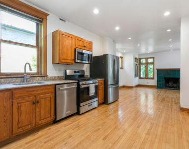622 W Arlington Place - Photo Thumbnail 5