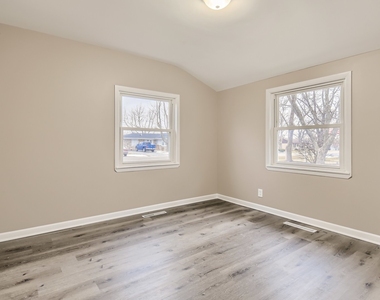 120 Roberts Road - Photo Thumbnail 9