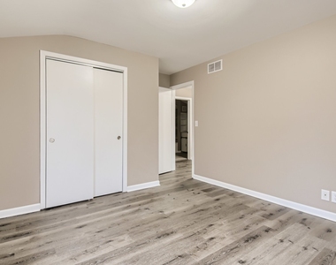 120 Roberts Road - Photo Thumbnail 11