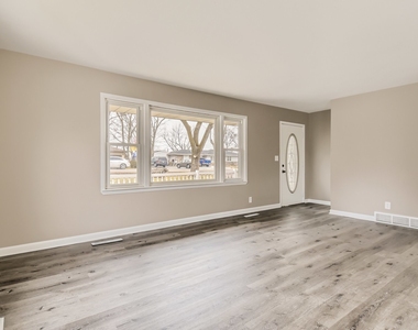 120 Roberts Road - Photo Thumbnail 3