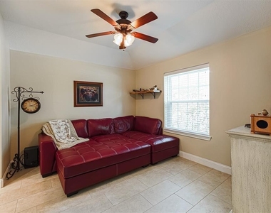 3034 Glenthorpe Lane - Photo Thumbnail 8