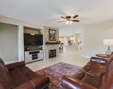 3034 Glenthorpe Lane - Photo Thumbnail 9