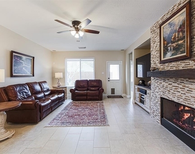 3034 Glenthorpe Lane - Photo Thumbnail 10