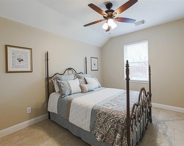 3034 Glenthorpe Lane - Photo Thumbnail 14