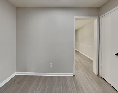 14227 Bella Drive - Photo Thumbnail 5