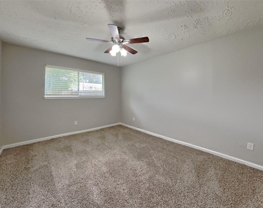 14227 Bella Drive - Photo Thumbnail 13