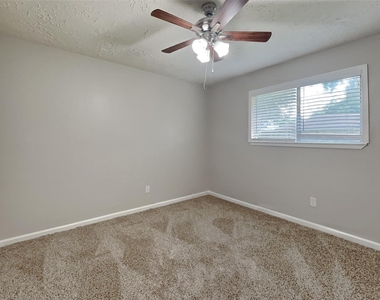 14227 Bella Drive - Photo Thumbnail 12