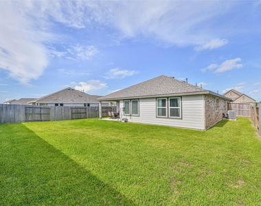 2621 Mackinac Bay Drive - Photo Thumbnail 4