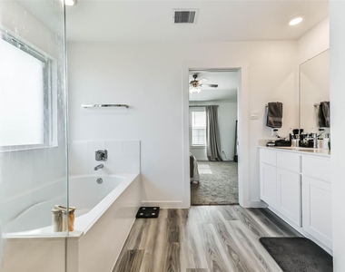 2621 Mackinac Bay Drive - Photo Thumbnail 22