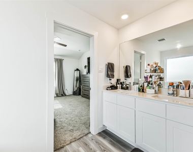 2621 Mackinac Bay Drive - Photo Thumbnail 19