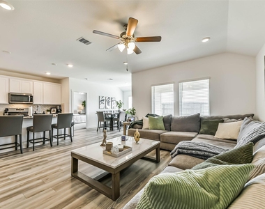 2621 Mackinac Bay Drive - Photo Thumbnail 9