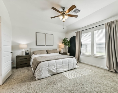 2621 Mackinac Bay Drive - Photo Thumbnail 17