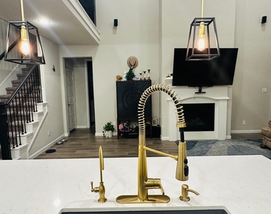 18531 Wolf Mountain Lane - Photo Thumbnail 2